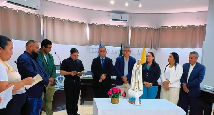 Câmara Municipal de Luzilândia recebe imagem de Nossa Senhora da Família durante festejos religiosos